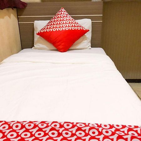 Oyo 93767 45 Guest House Sragen Kültér fotó