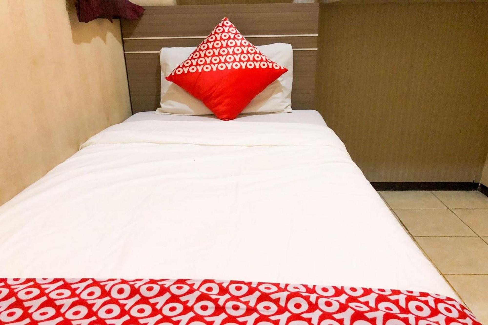 Oyo 93767 45 Guest House Sragen Kültér fotó