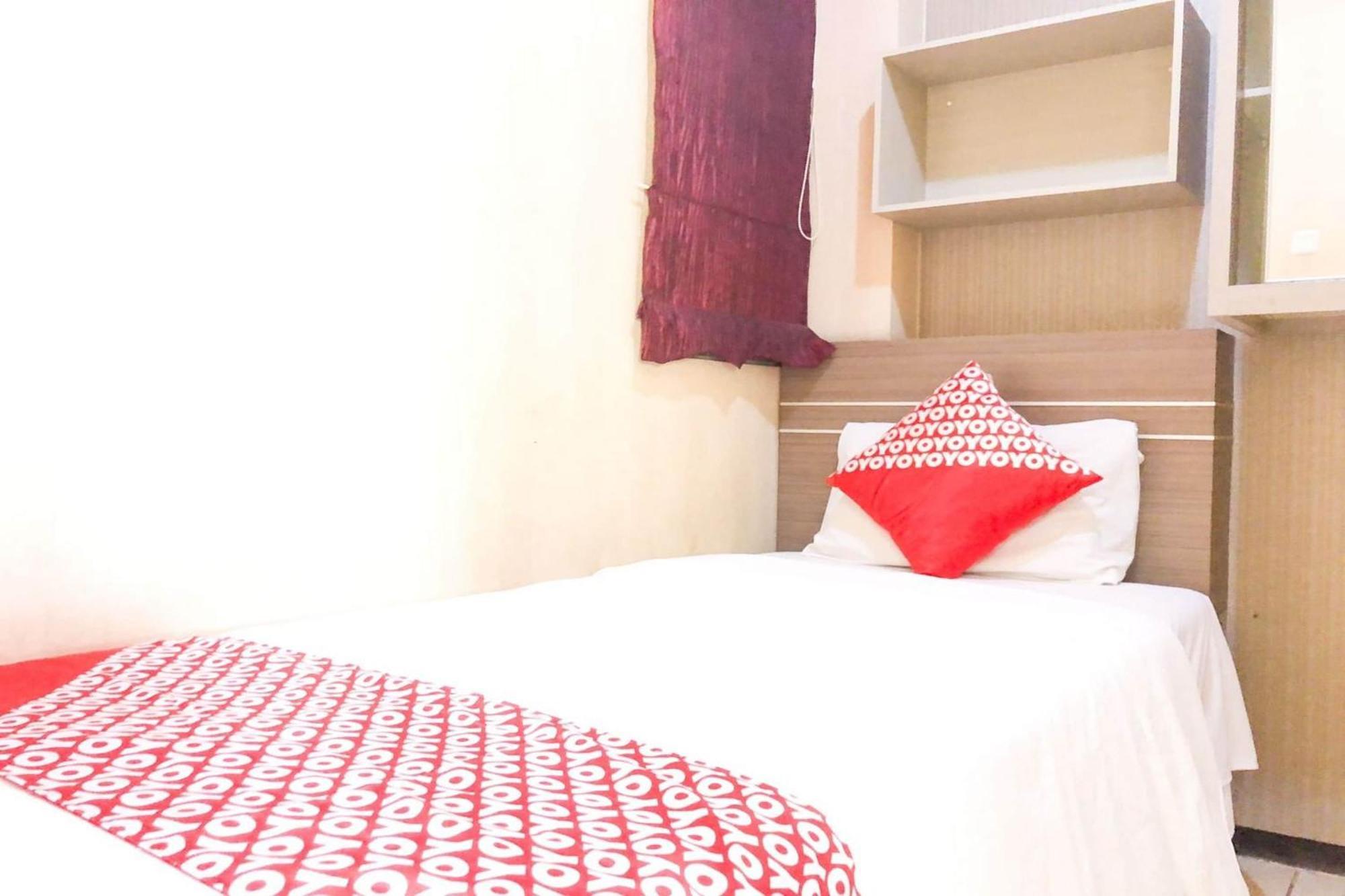 Oyo 93767 45 Guest House Sragen Kültér fotó