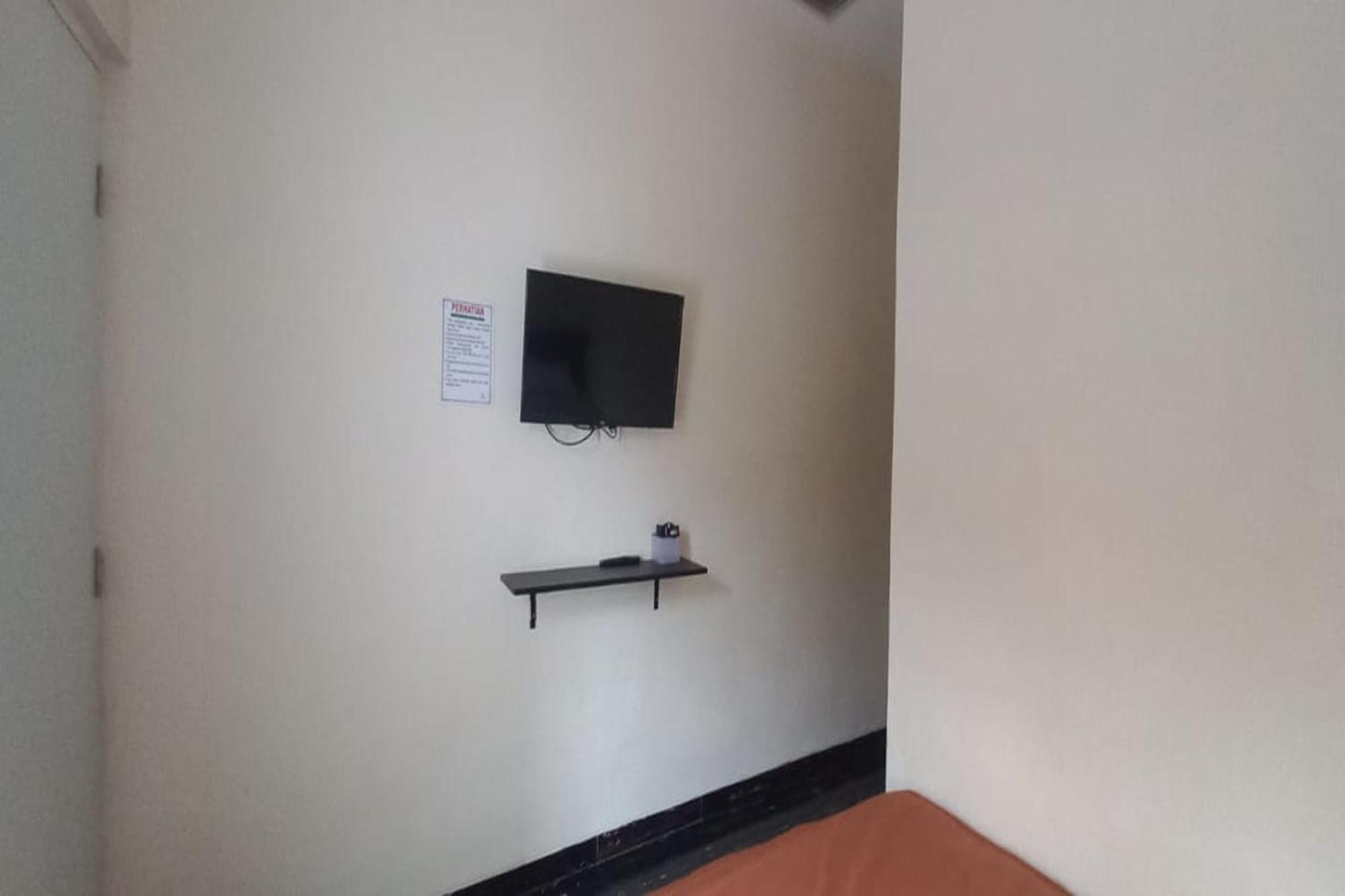 Oyo 93767 45 Guest House Sragen Kültér fotó
