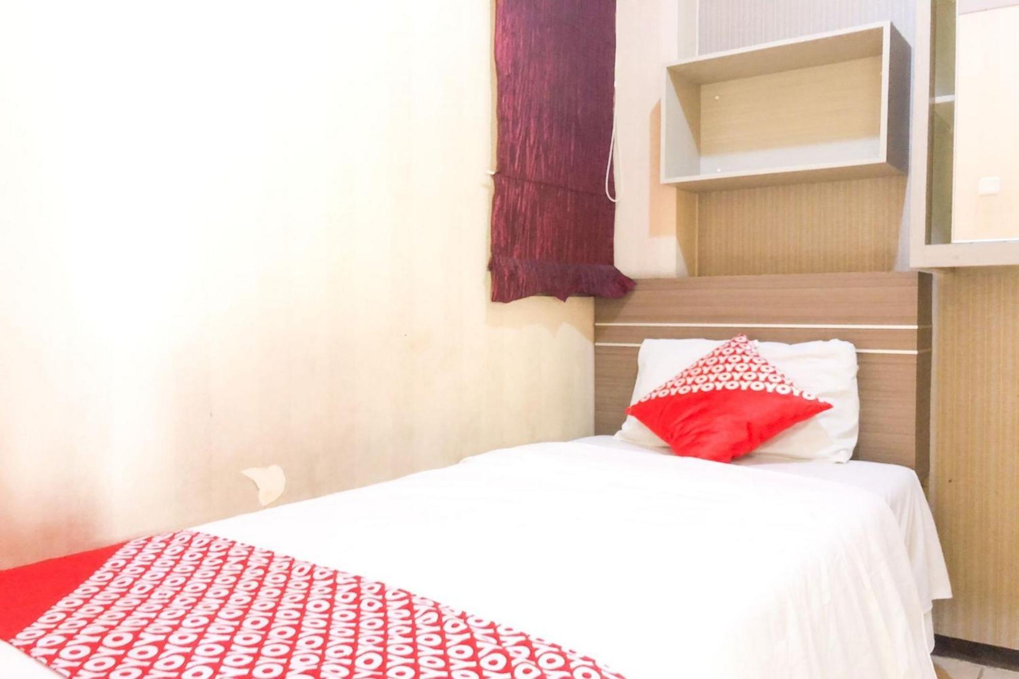 Oyo 93767 45 Guest House Sragen Kültér fotó